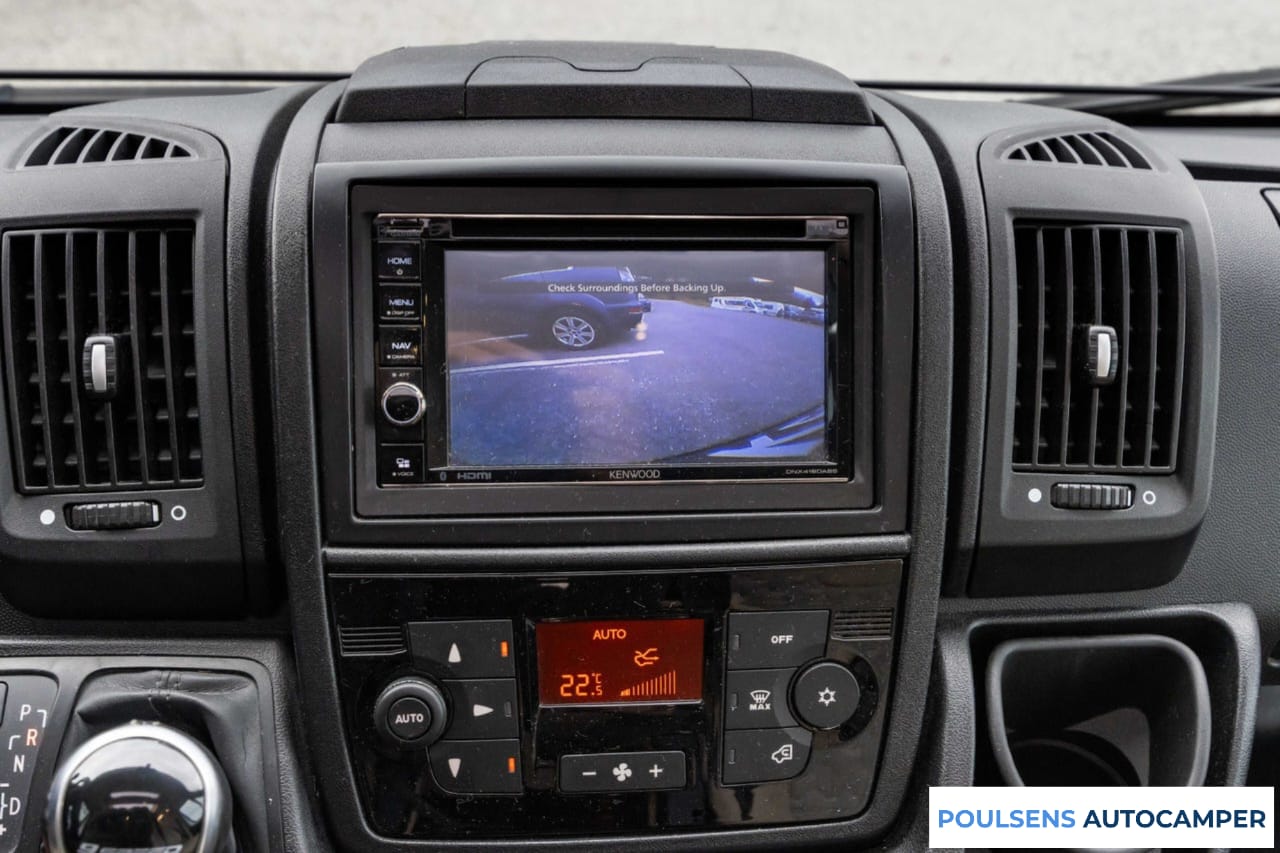 Cabine avant du Adria CORAL 670 SL 2020 avec tableau de bord Fiat