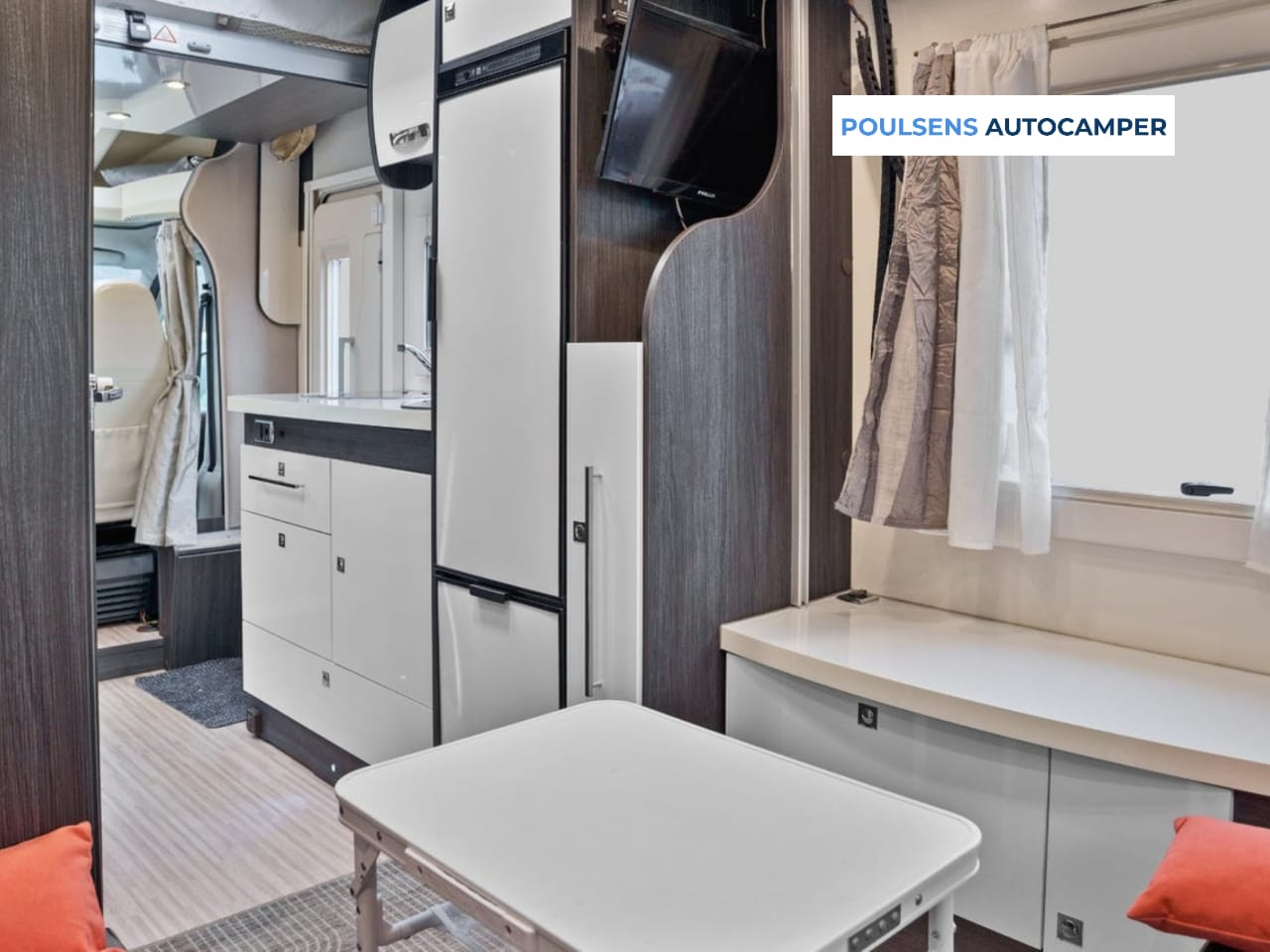 Salon intérieur du Benimar Mileo 282