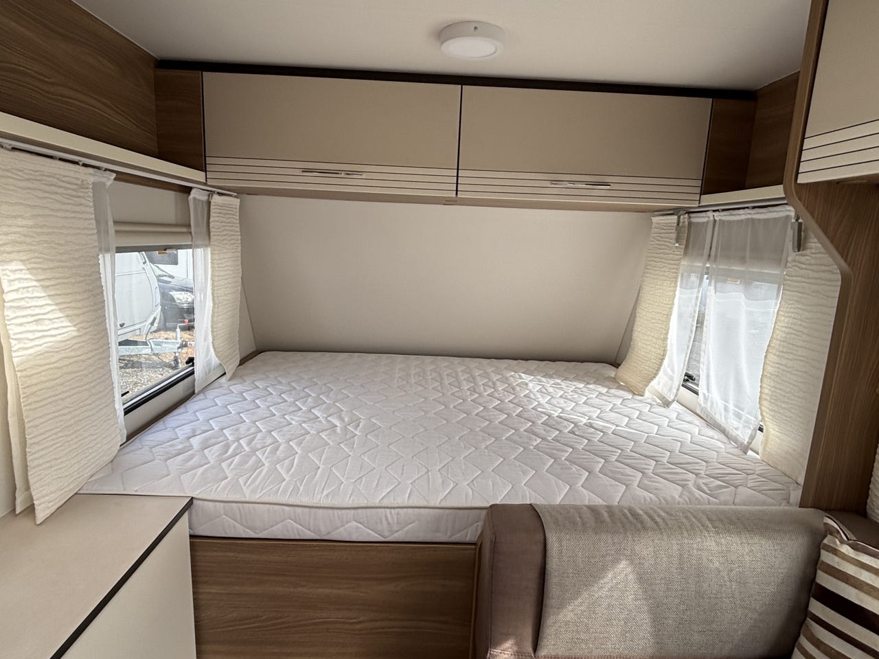Espace couchage de la Bürstner Premio Life 425
