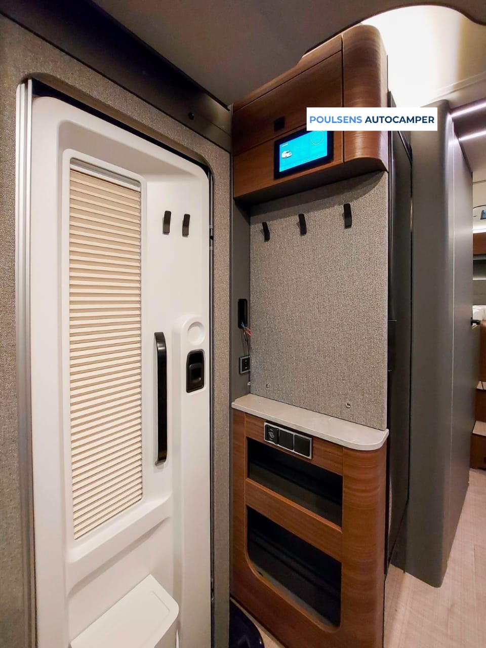 Cuisine du Hymer B‑MC T 680 2026 avec réfrigérateur