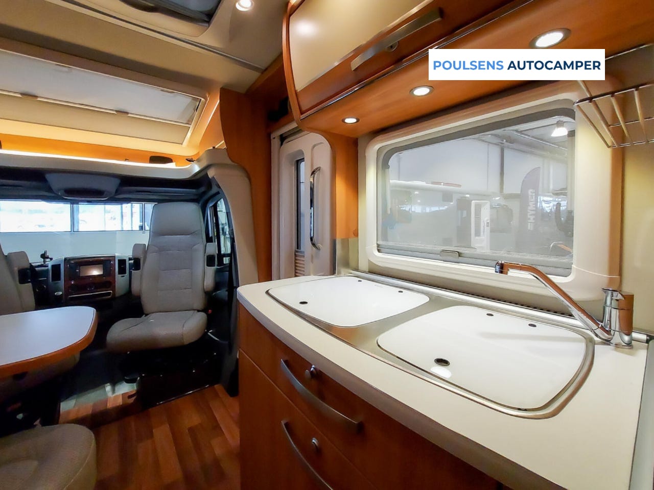 Cuisine du Hymer MLT 580 avec réfrigérateur