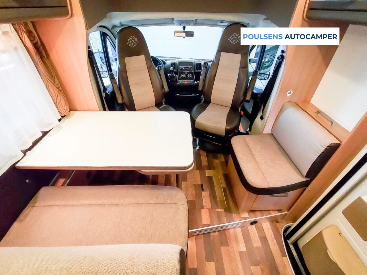 Salon intérieur du Knaus Sky TI 650 MG