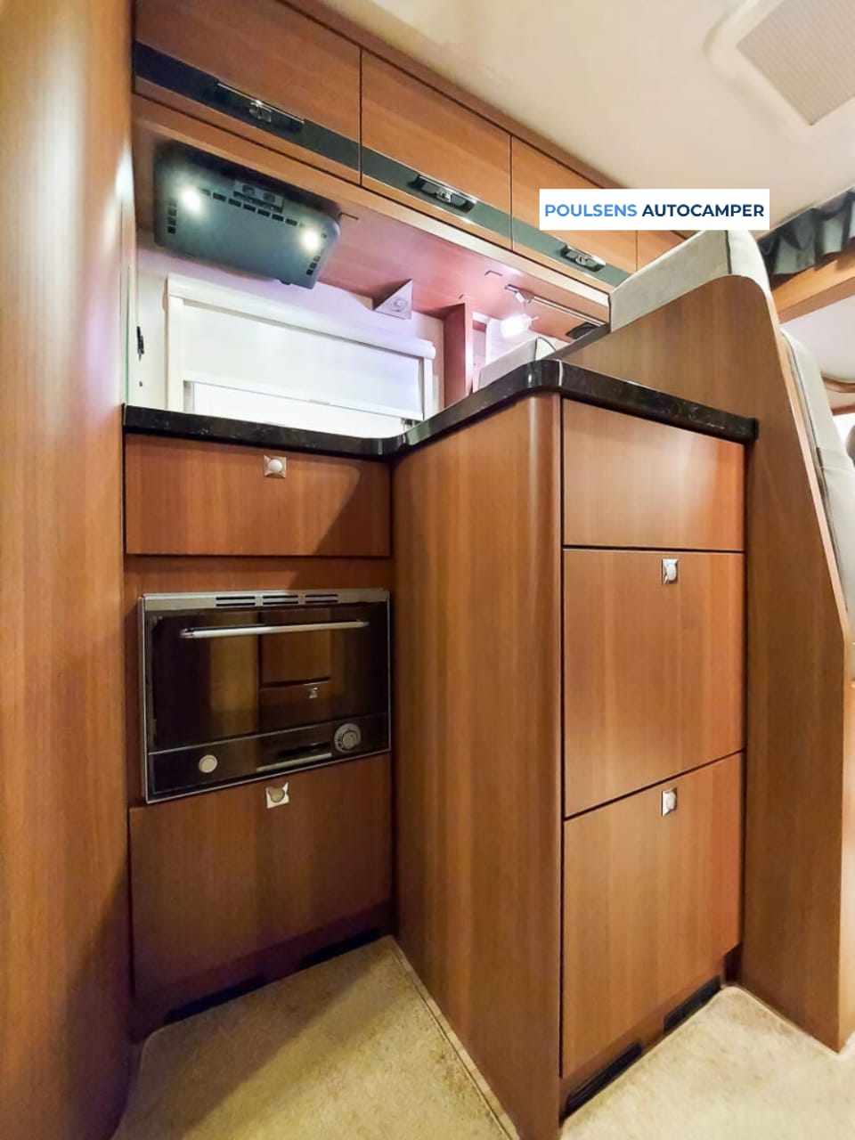 Cuisine du LMC I 745 Sportline 2015 avec four