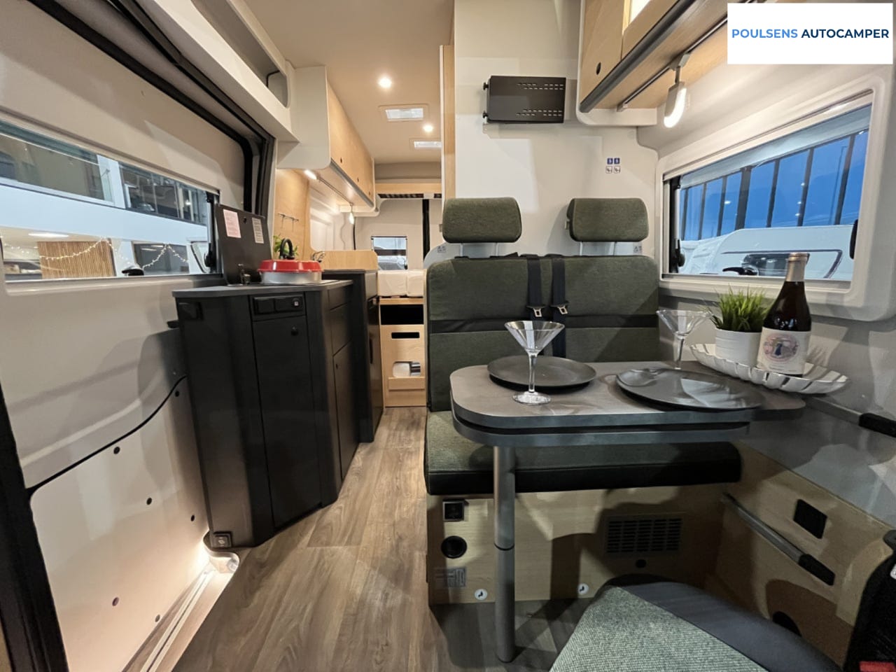 Salon intérieur du Sunlight Cliff 590 4x4 Green Trek