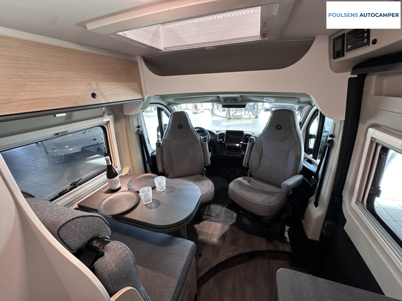 Salon intérieur du Sunlight Cliff 640 Adventure